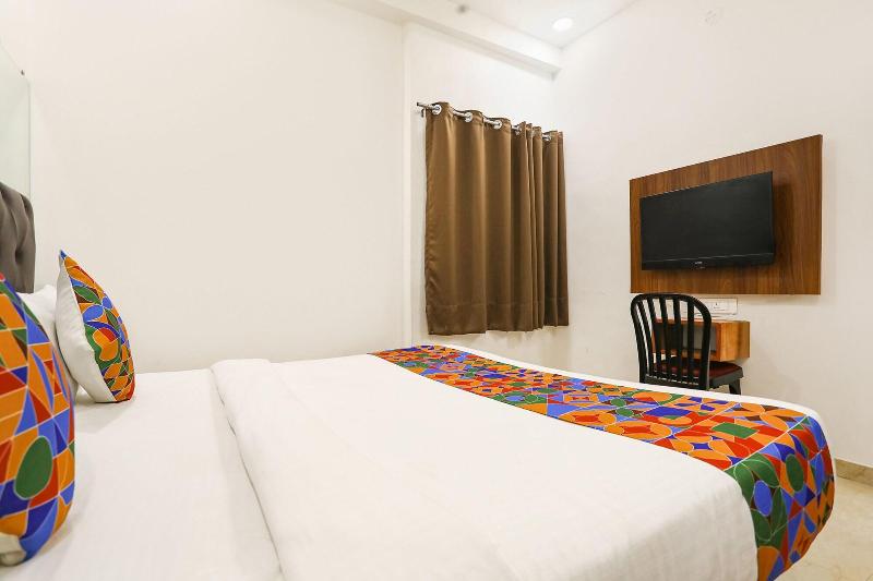 Fabhotel Runway Inn image
