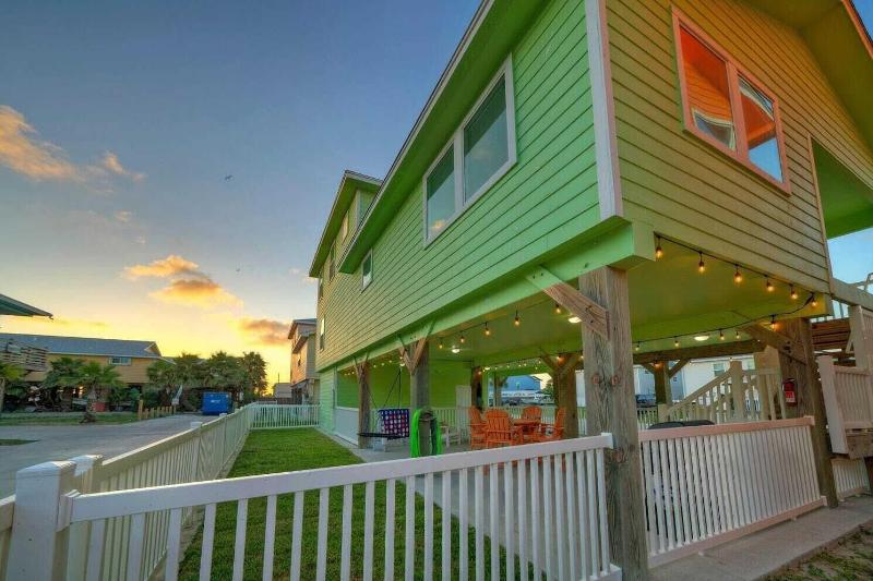 Reel Life Dreams By Avantstay Pool Near Beach — photo 2