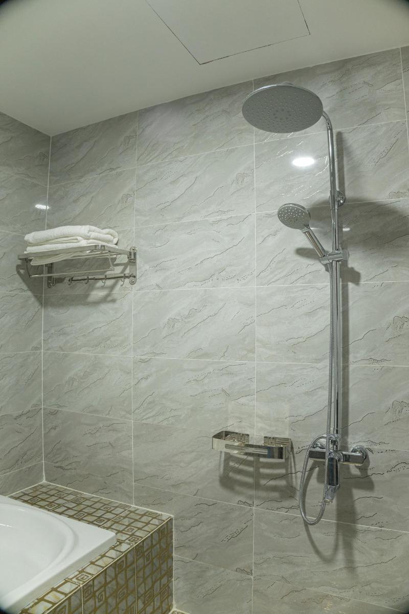 Try Residence The Elysa E Koh Pich image