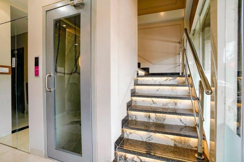 Hotel Affari image
