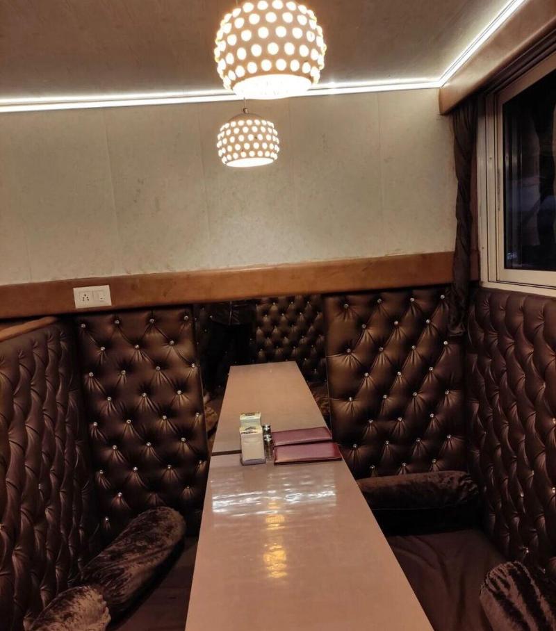 Hotel Affari image