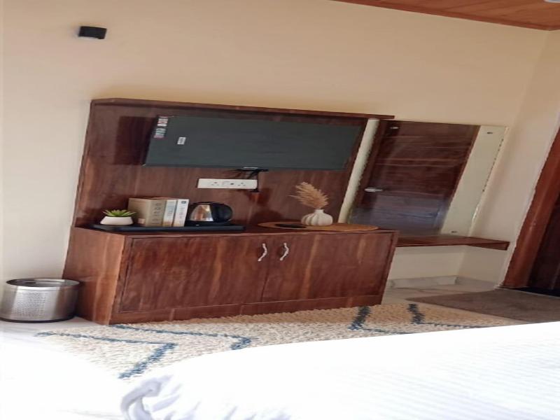 Hotel The Pine Villa Mussoorie image