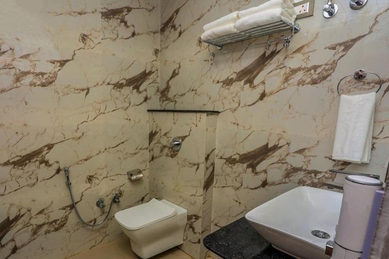 Hotel Eagle Inn image