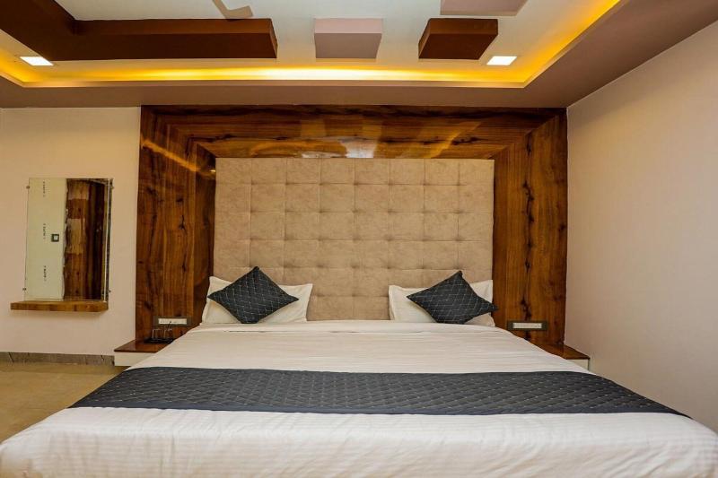 Hotel Eagle Inn image