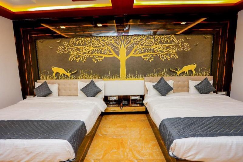 Hotel Eagle Inn image