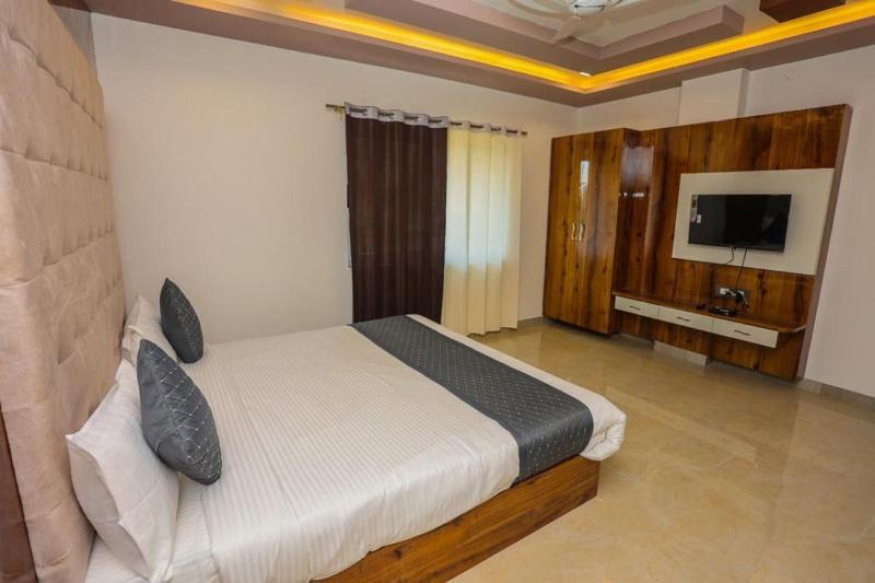 Hotel Eagle Inn image