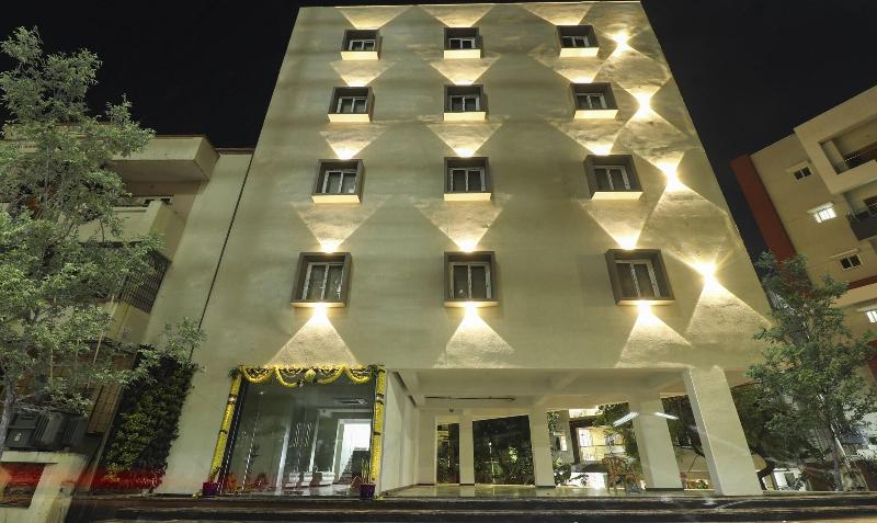 Treebo Sriz Cozy Seethamadhara image