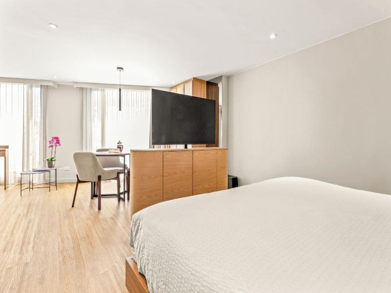 Nodo Hotel image