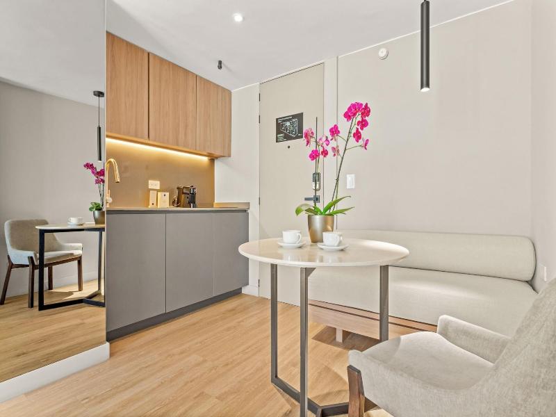 Nodo Hotel image