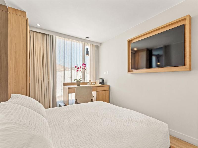Nodo Hotel image