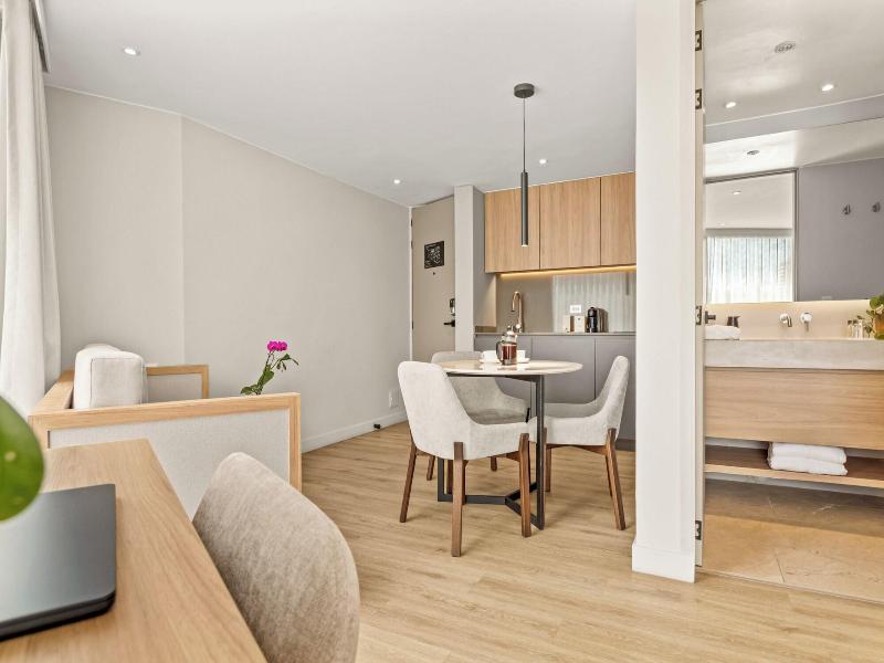 Nodo Hotel image