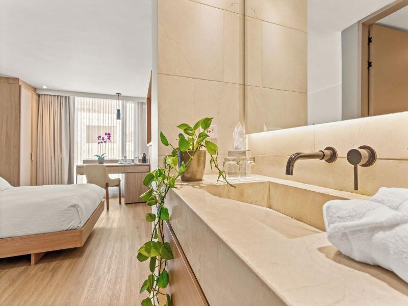 Nodo Hotel image