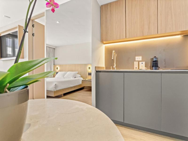 Nodo Hotel image