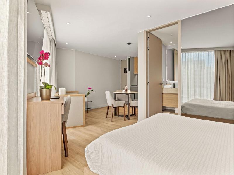 Nodo Hotel image
