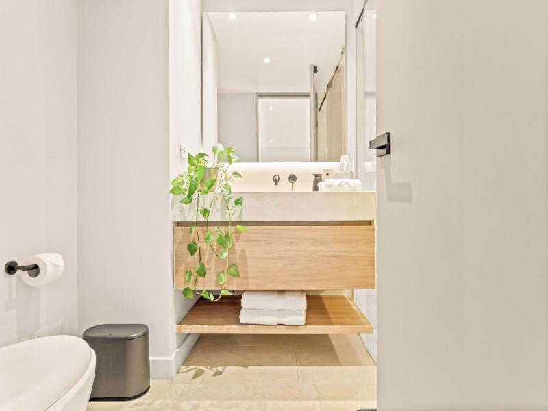 Nodo Hotel image