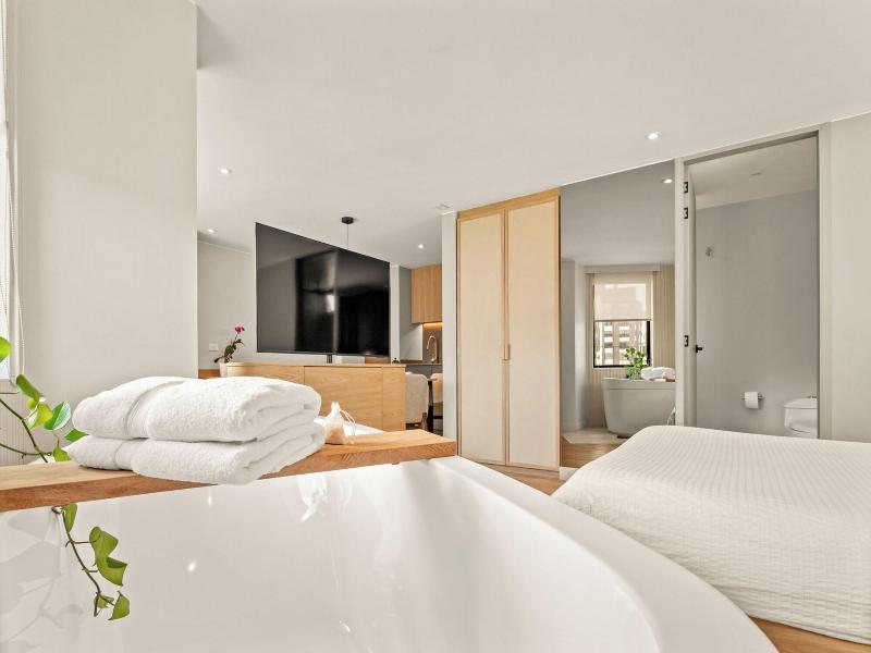 Nodo Hotel image