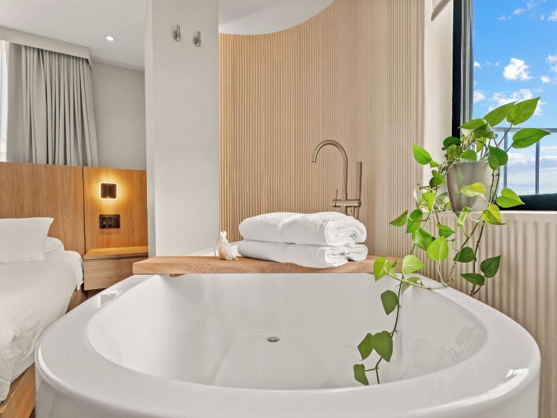 Nodo Hotel image