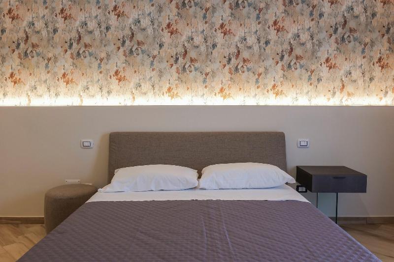 Rooftop Parthenopeo Contemporary Rooms image