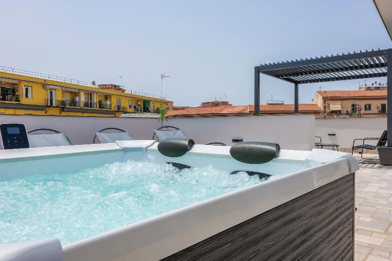 Rooftop Parthenopeo Contemporary Rooms image