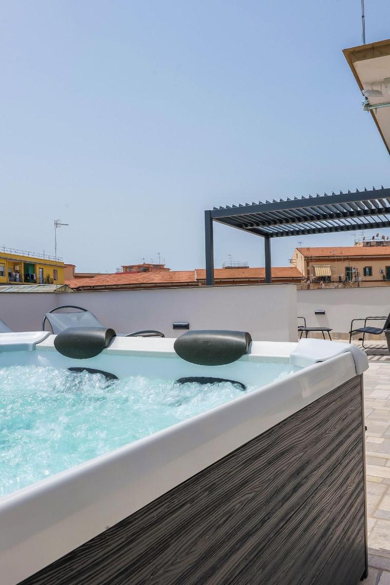 Rooftop Parthenopeo Contemporary Rooms image