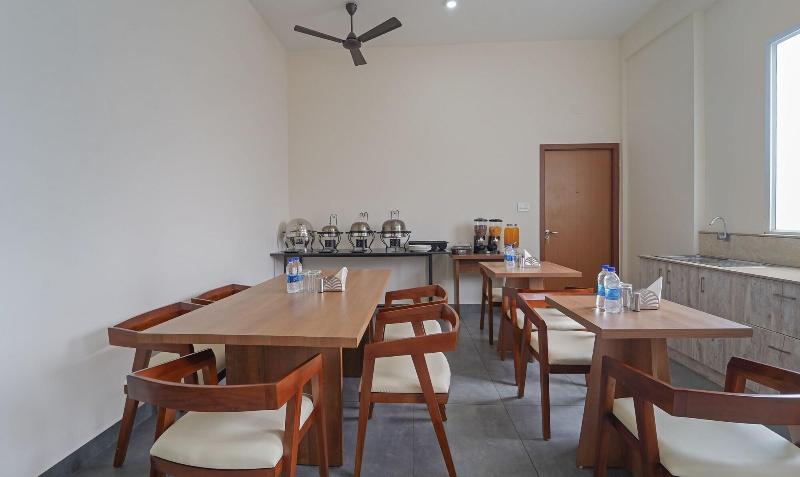 Itsy Hotels Avani Stays Vyttila Kochi image