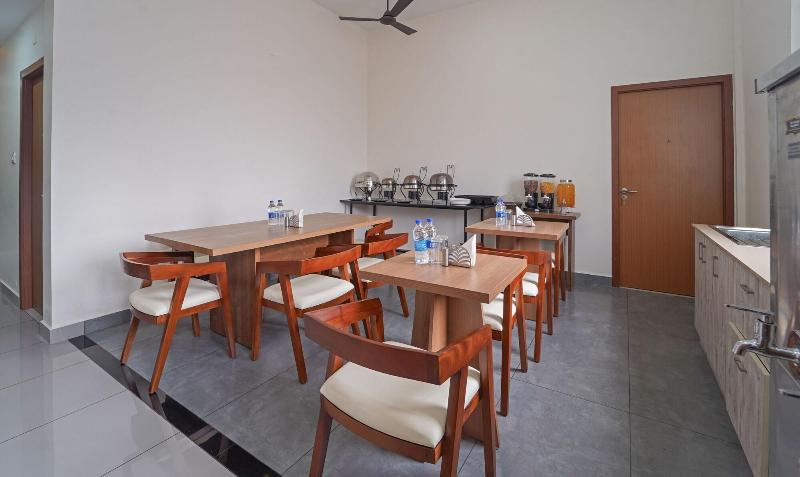 Itsy Hotels Avani Stays Vyttila Kochi image