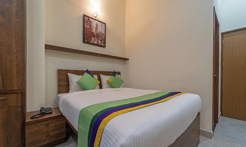 Itsy Hotels Avani Stays Vyttila Kochi image