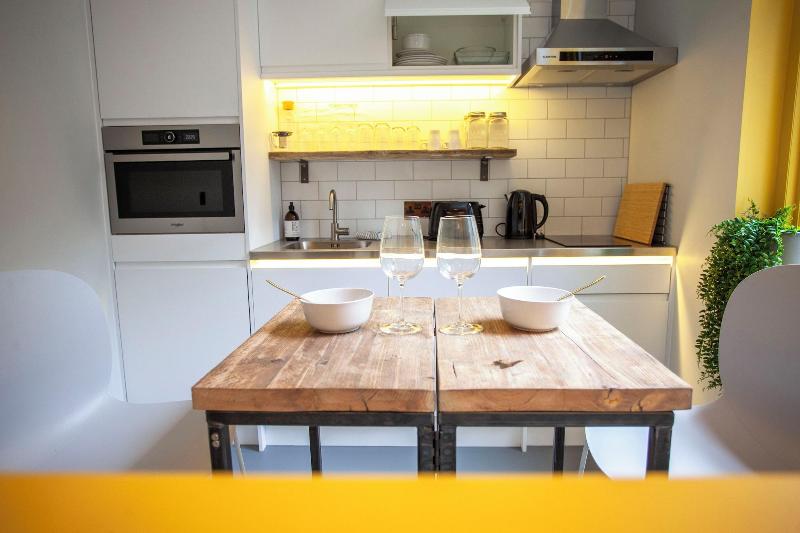 Higgihaus 26 Clare Street Aparthotel image
