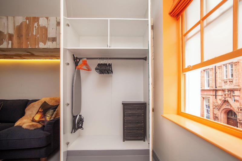 Higgihaus 26 Clare Street Aparthotel image
