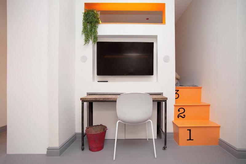 Higgihaus 26 Clare Street Aparthotel image