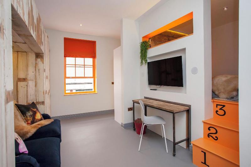 Higgihaus 26 Clare Street Aparthotel image