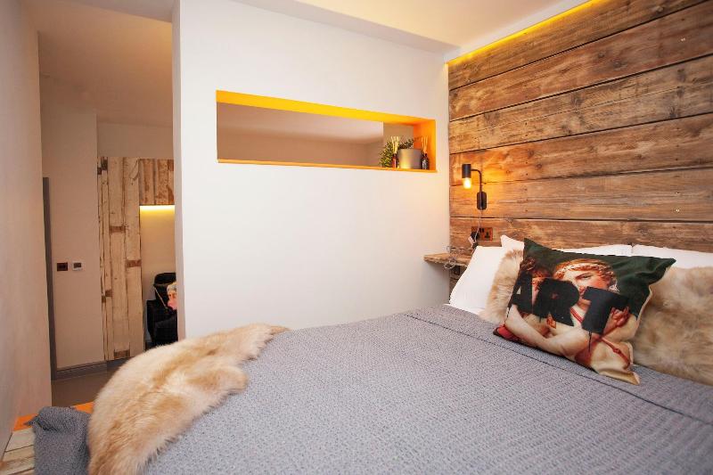 Higgihaus 26 Clare Street Aparthotel image