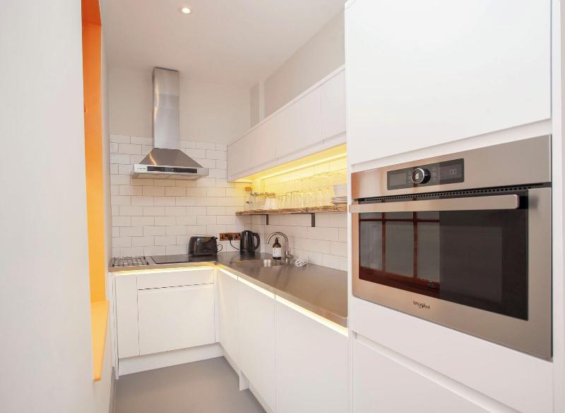 Higgihaus 26 Clare Street Aparthotel image