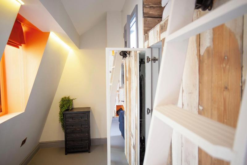 Higgihaus 26 Clare Street Aparthotel image