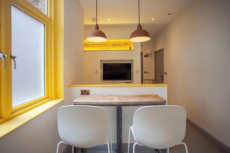 Higgihaus 26 Clare Street Aparthotel image