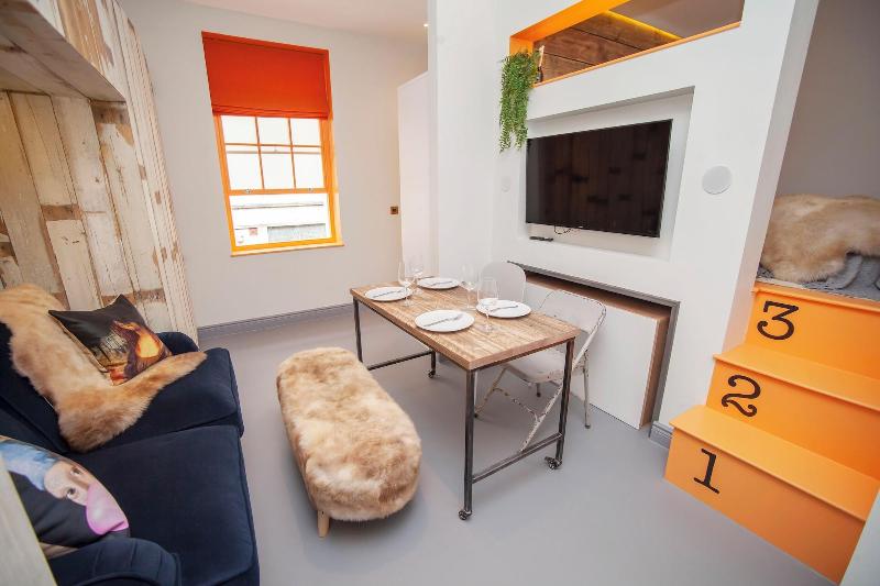Higgihaus 26 Clare Street Aparthotel image