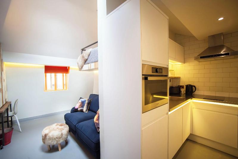 Higgihaus 26 Clare Street Aparthotel image