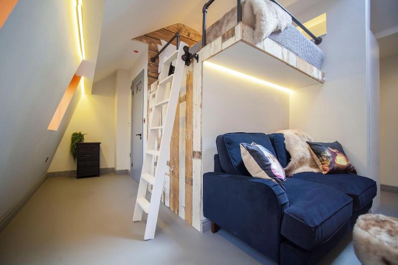 Higgihaus 26 Clare Street Aparthotel image