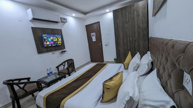 Hotel Aron By The Premium Villa image
