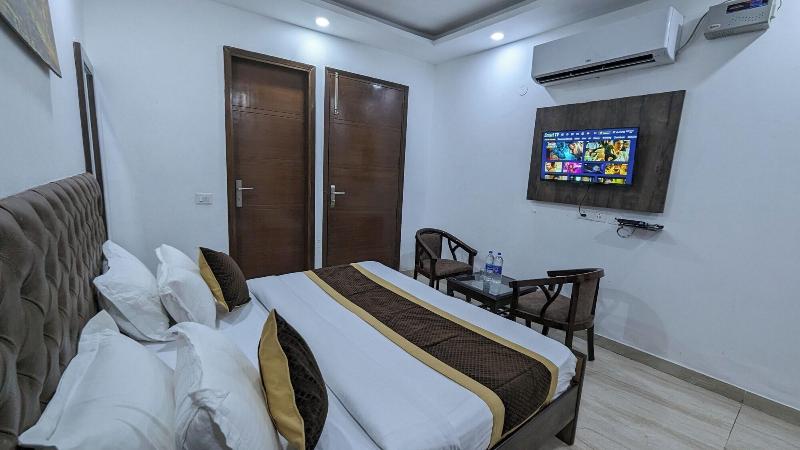 Hotel Aron By The Premium Villa image