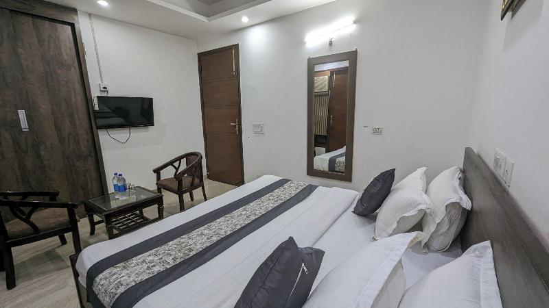 Hotel Aron By The Premium Villa image