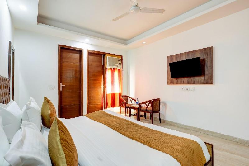 Hotel Aron By The Premium Villa image