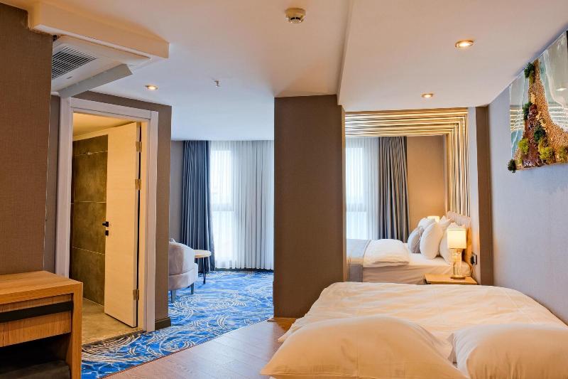 Maritimo Hotel image