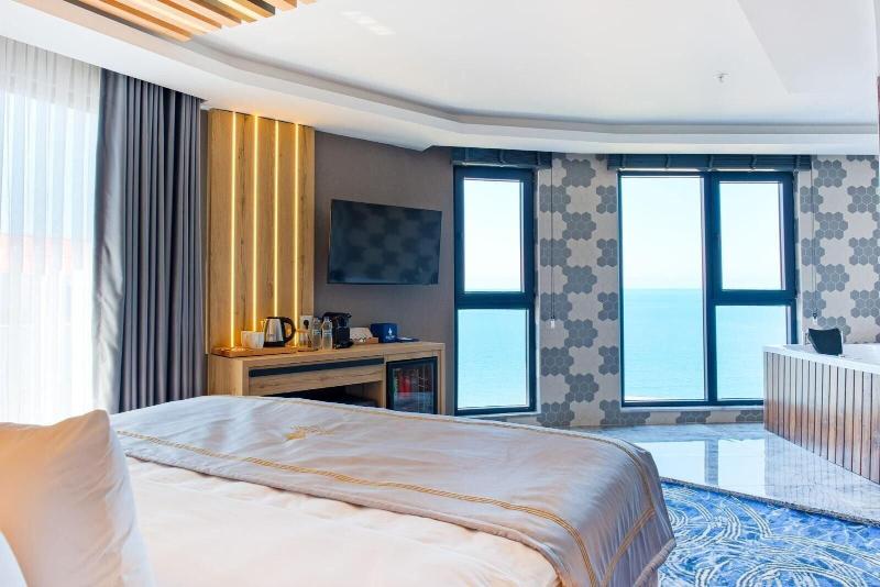 Maritimo Hotel image