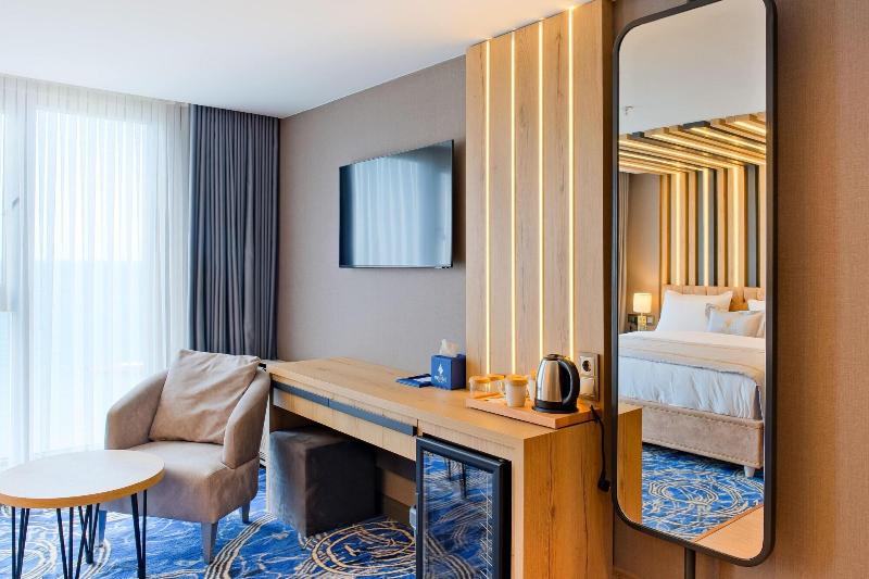 Maritimo Hotel image