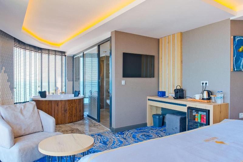 Maritimo Hotel image