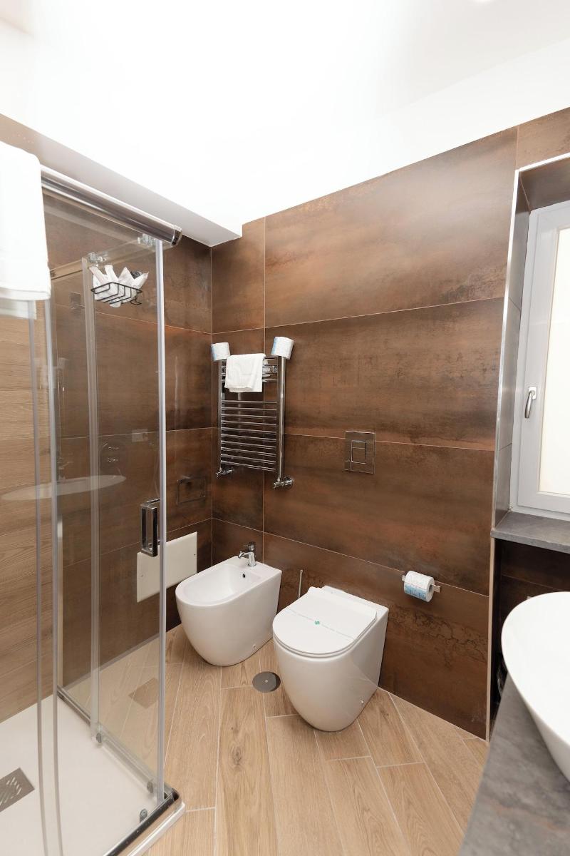 Kira Suite And Rooms image
