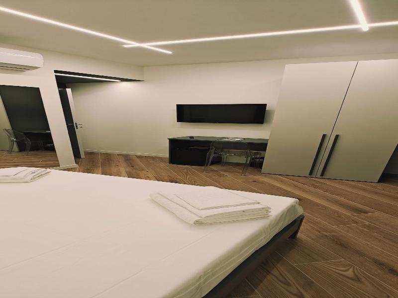 Kira Suite And Rooms image