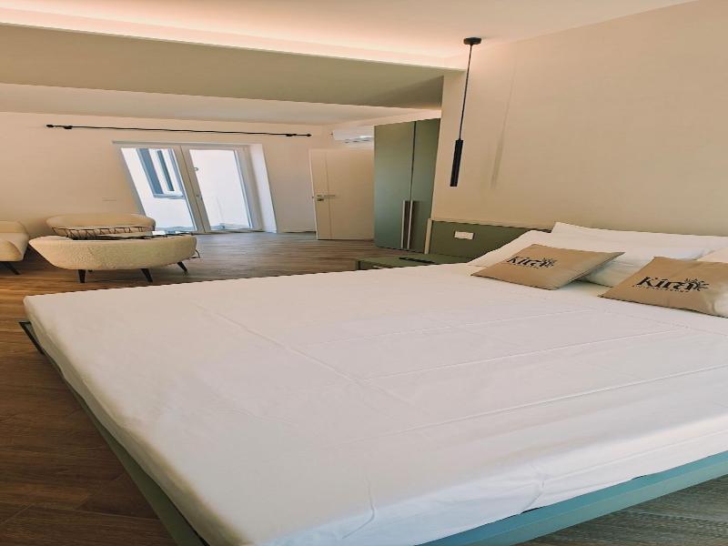 Kira Suite And Rooms image