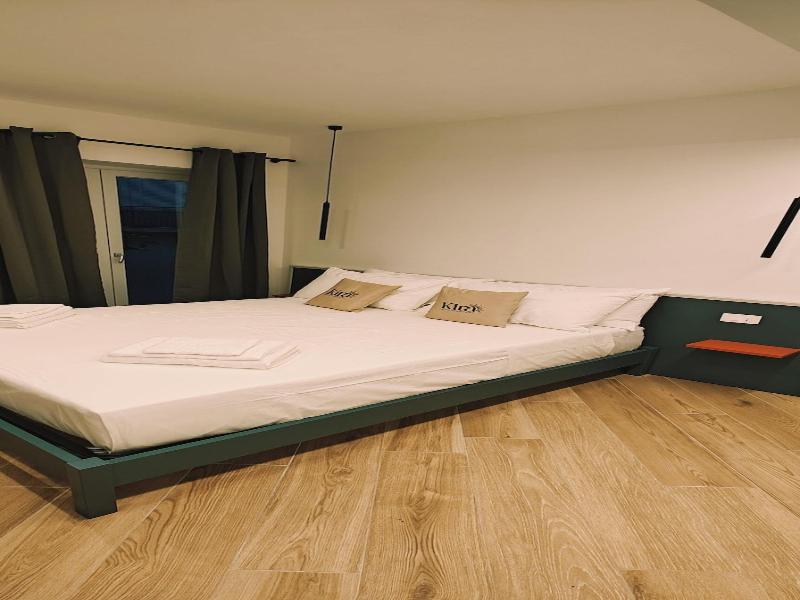 Kira Suite And Rooms image